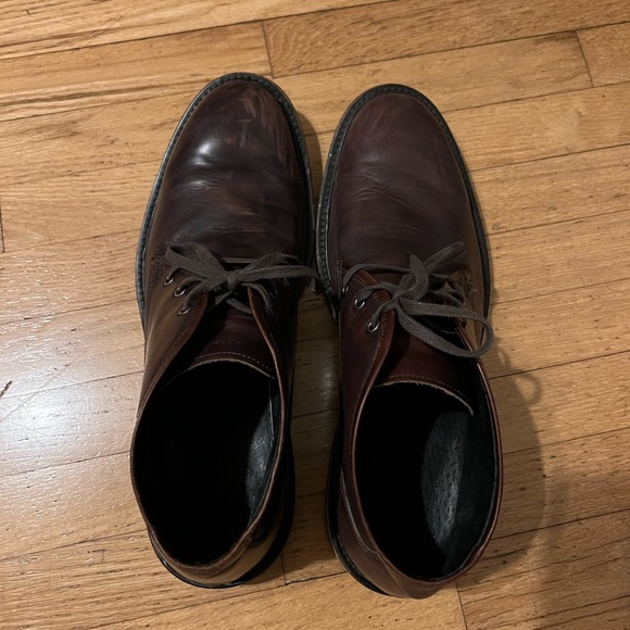Andrew Marc leather Chukka boots!